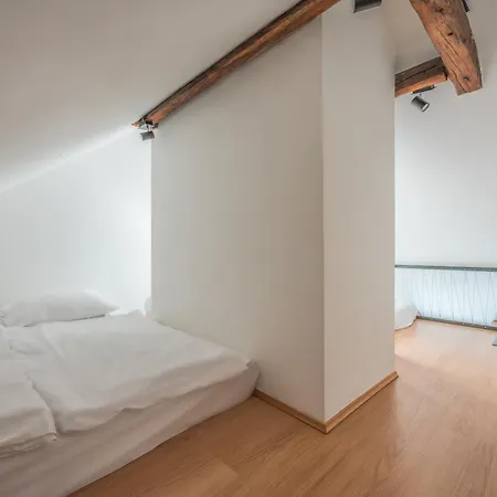 Atik 2* Ljubljana